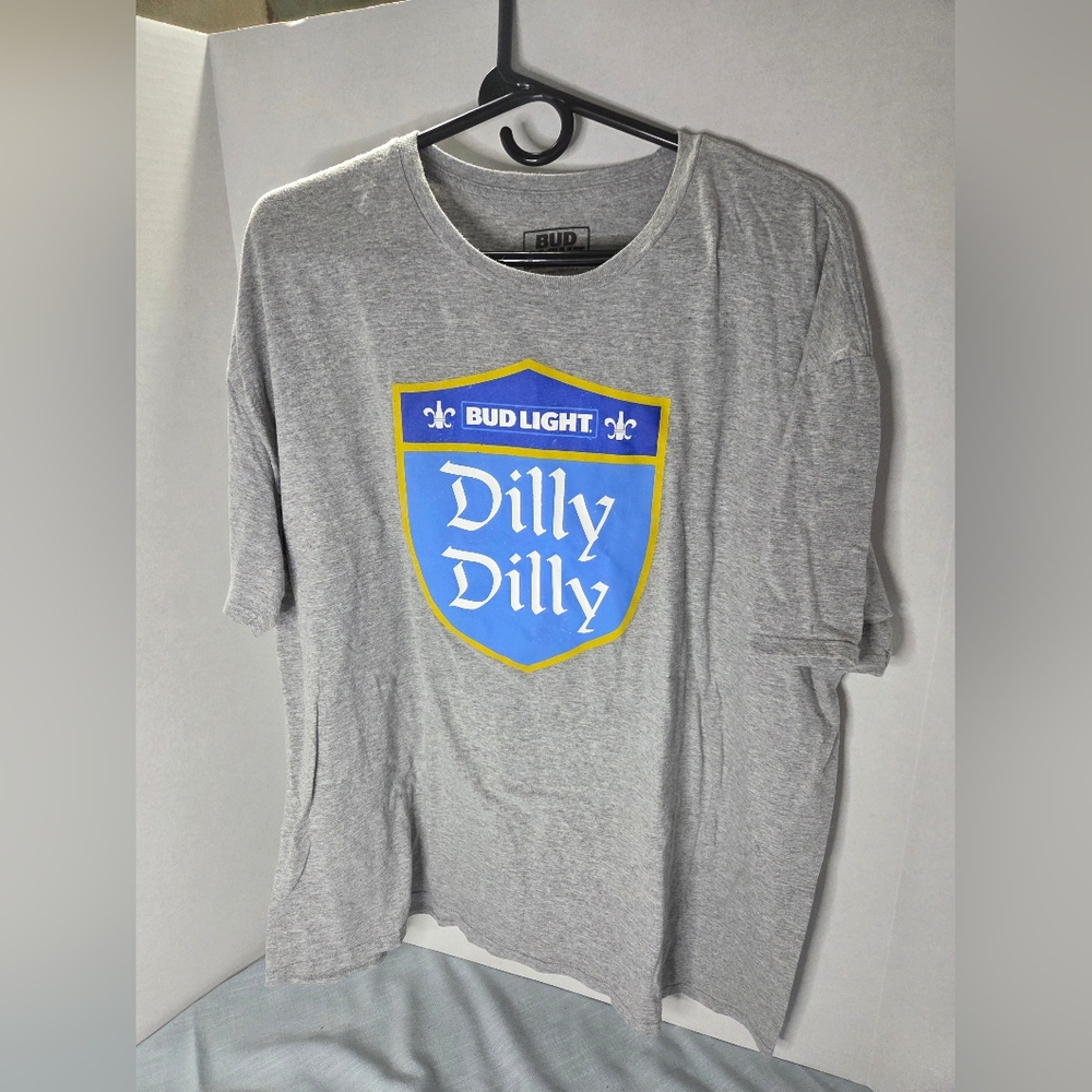 Bud Light Gray T-Shirt with Blue and Yellow Logo Size 2xl